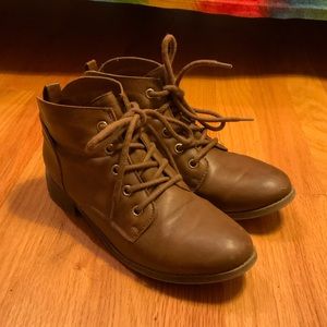 Brown ankle boot/booties